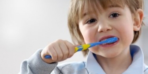 Children's Dentist - Brushing teeth for a healthy smile